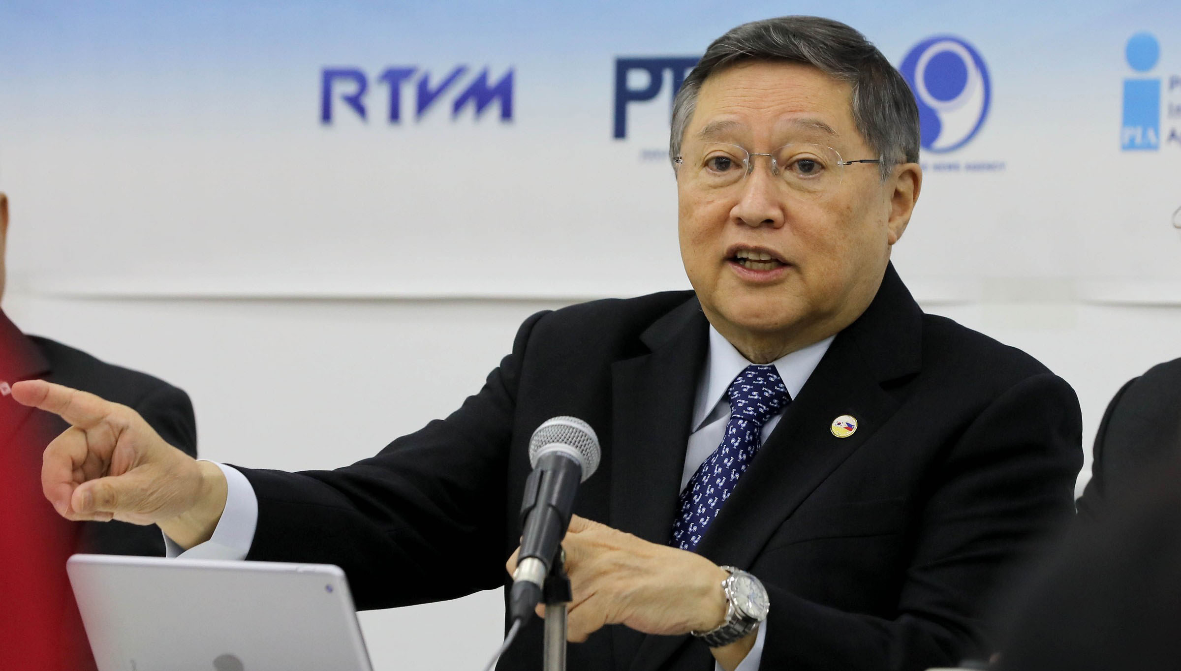 AI a bigger threat to BPOs - DOF chief