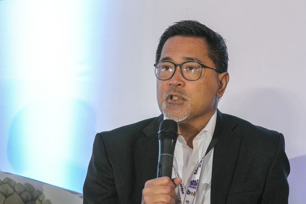 Present jobs may become extinct by 2030 due to automation - Apec