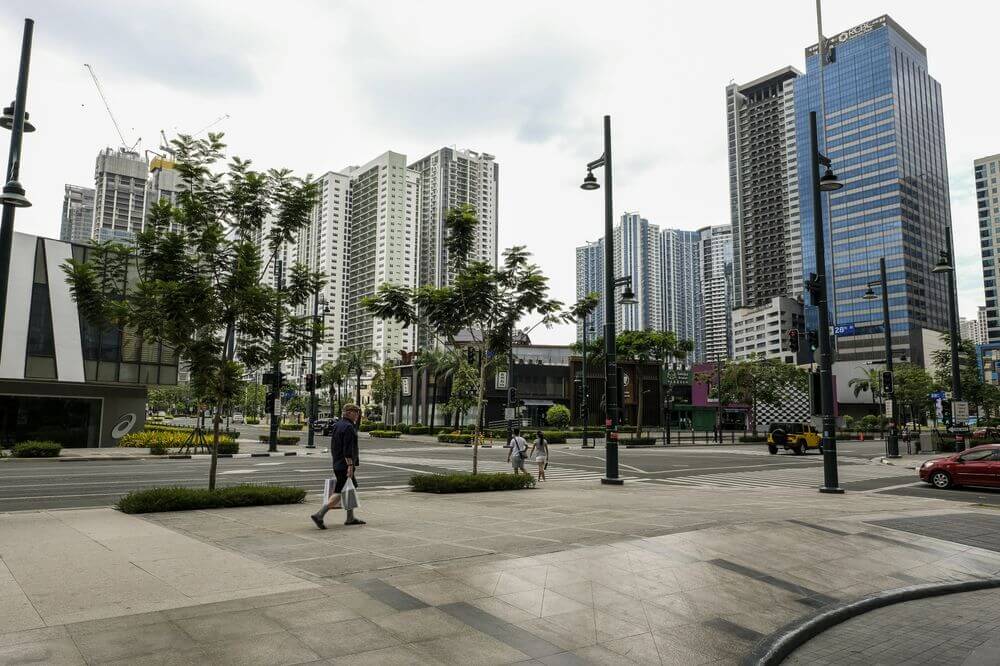 Long-drawn-out pandemic a key risk to PH economy