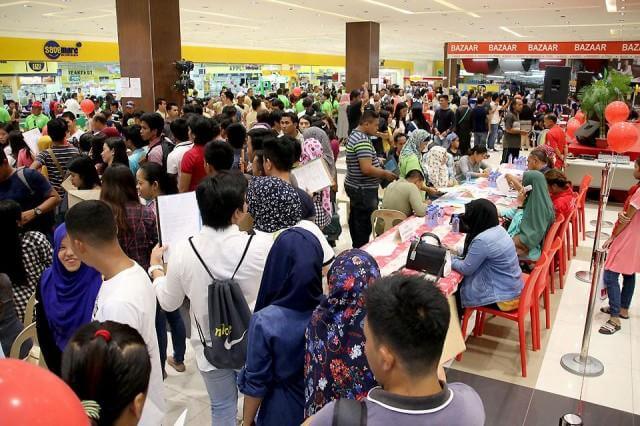 PH unemployment down to 10% in July – gov’t