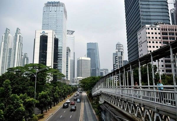 Biz groups oppose lockdown, says gov’t passes responsibility to its citizens