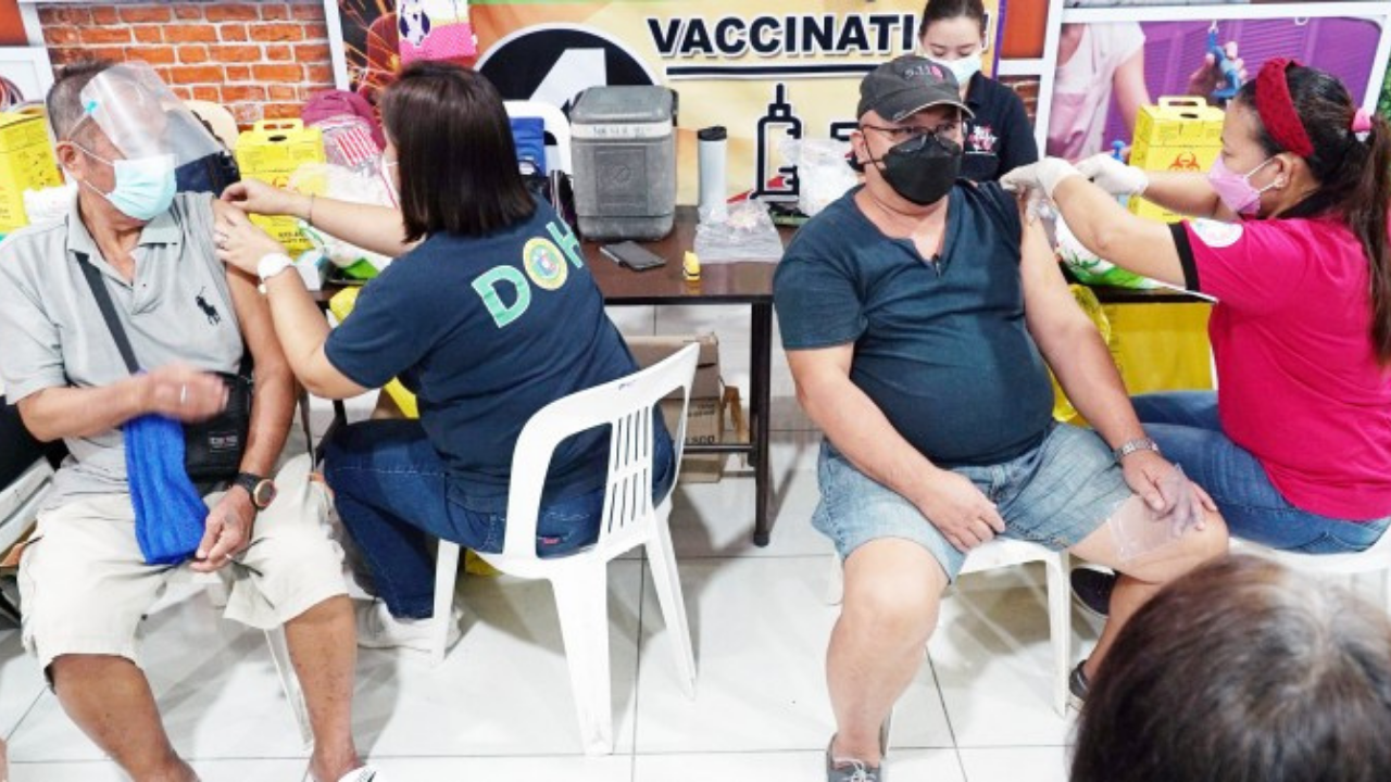 4 of 5 fully-vaxxed Filipinos inclined to take booster shots — SWS