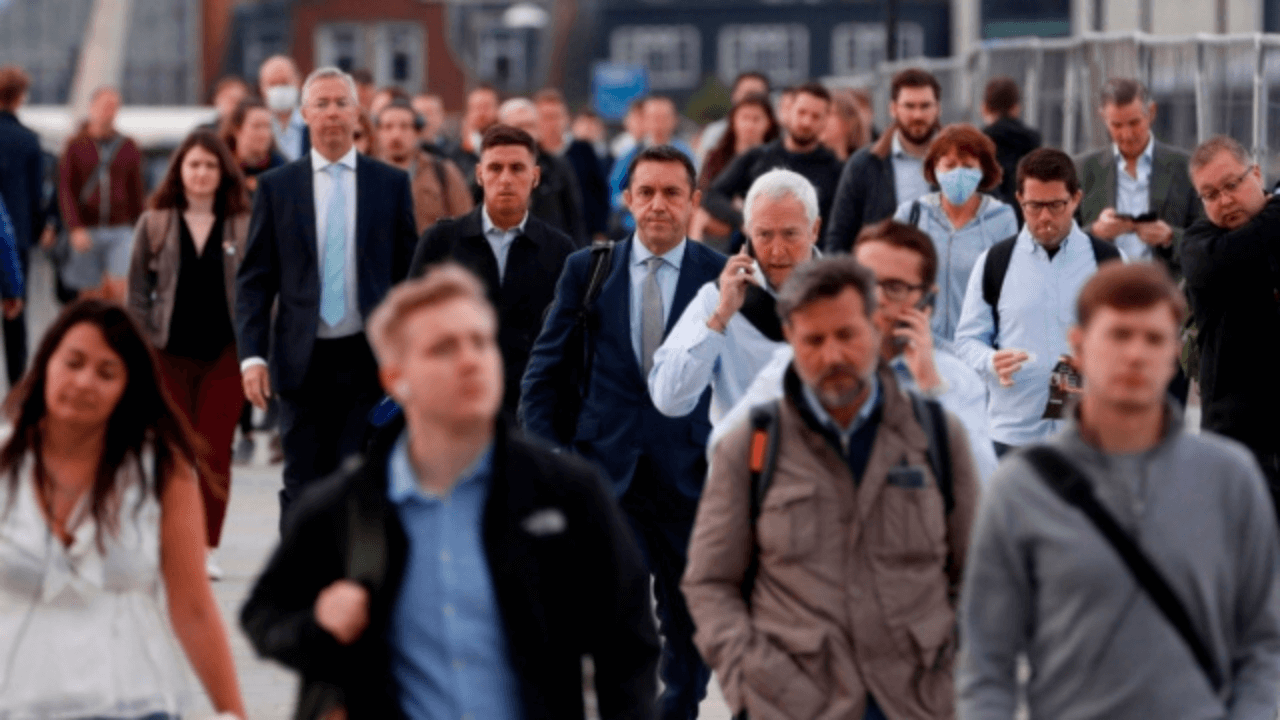 30% of UK workers believe they lack skills for today’s workplace