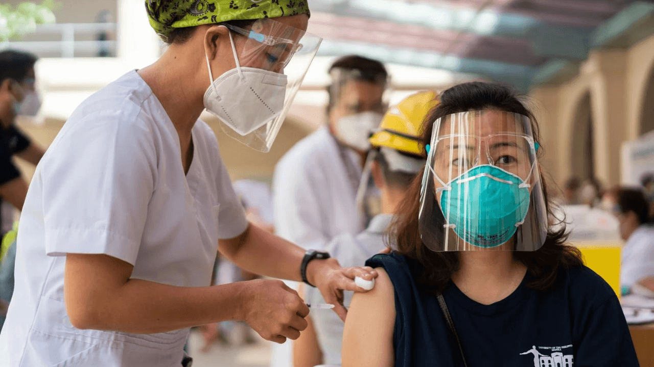 Acquire BPO donates vaccines to QC gov’t