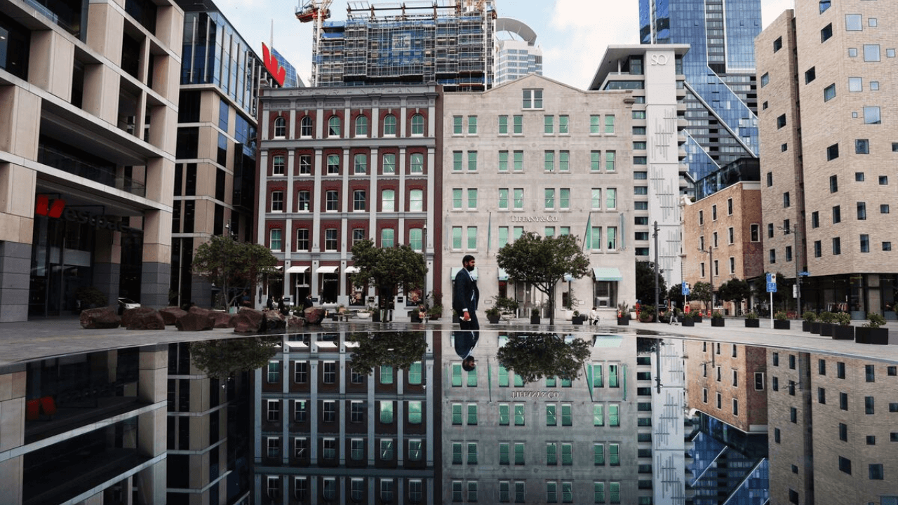 NZ firms may outsource