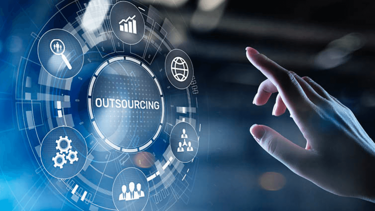 Hungary turns to IT outsourcing