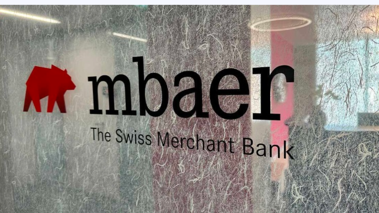 MBaer to outsource to Swisscom