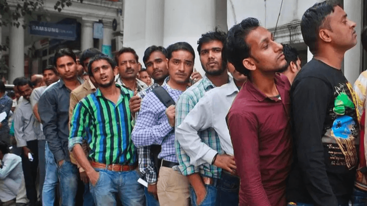 India white-collar gig work