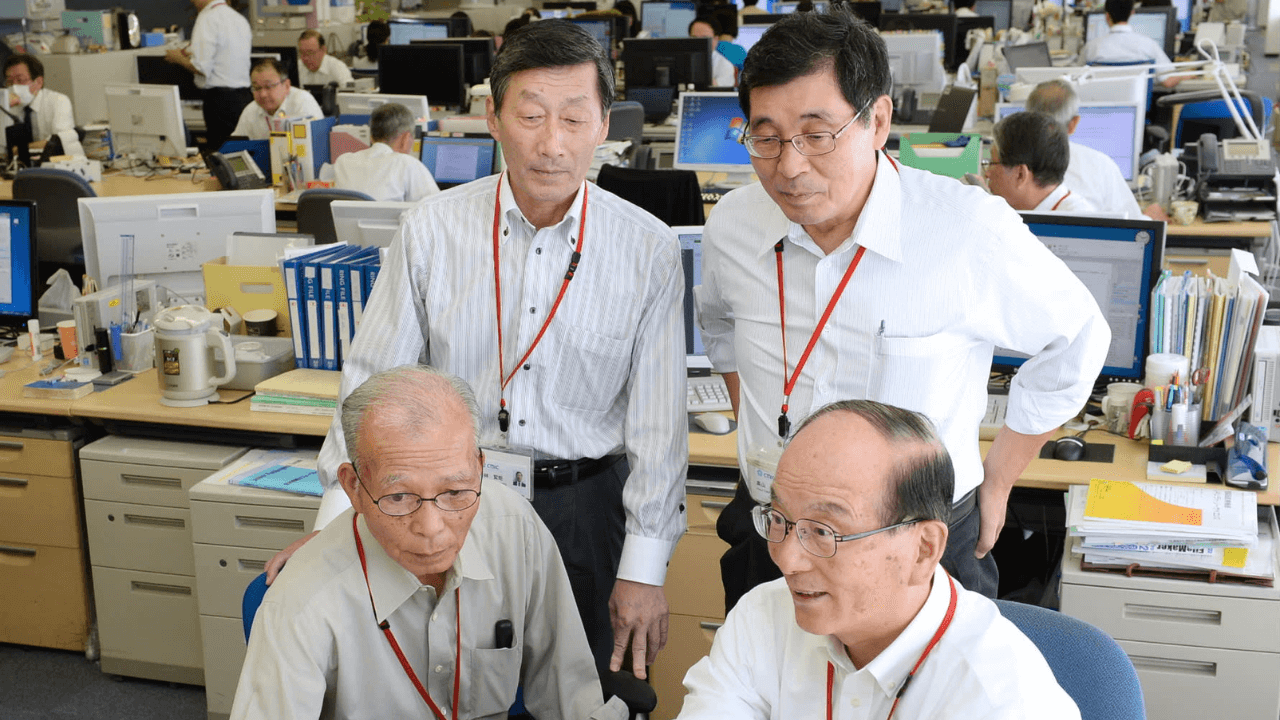 Elderly workers fill Japan labor void