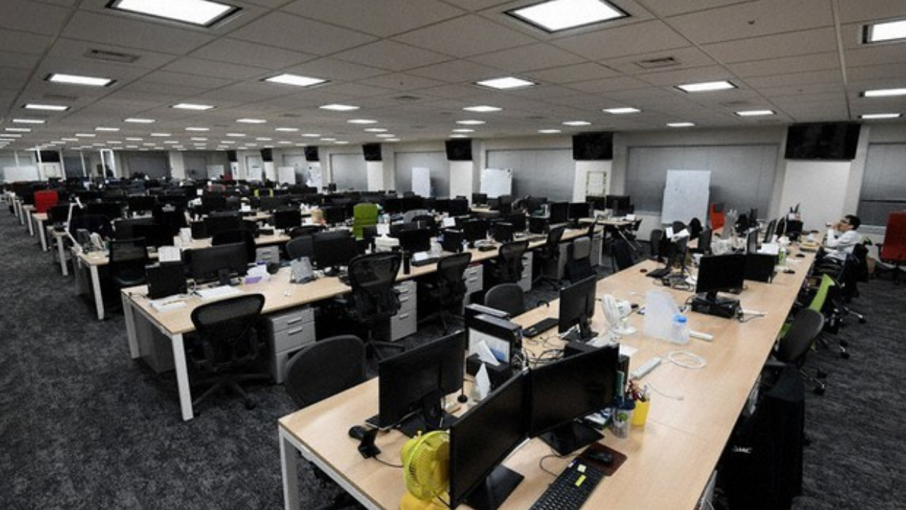Japanese firms limit remote work