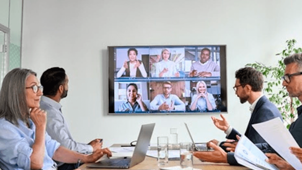CFOs see hybrid work as cost cutter
