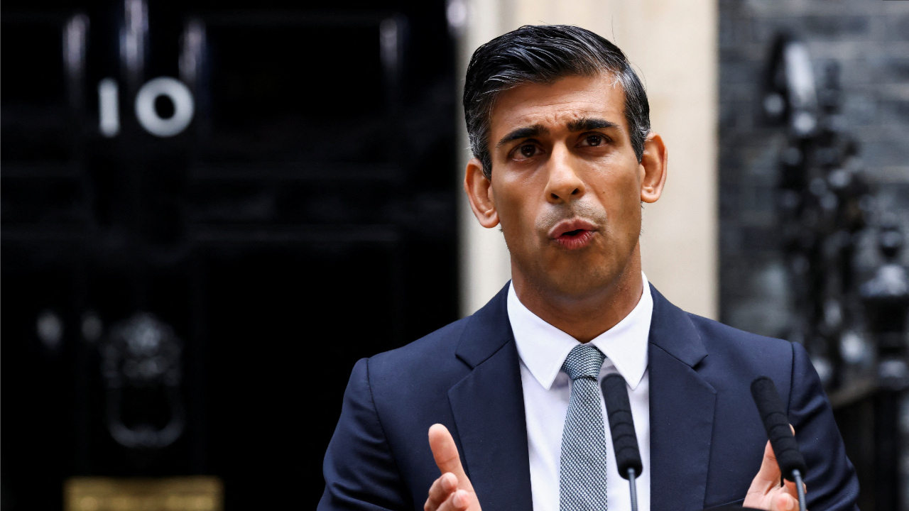 UK PM warns against rushed AI regulation
