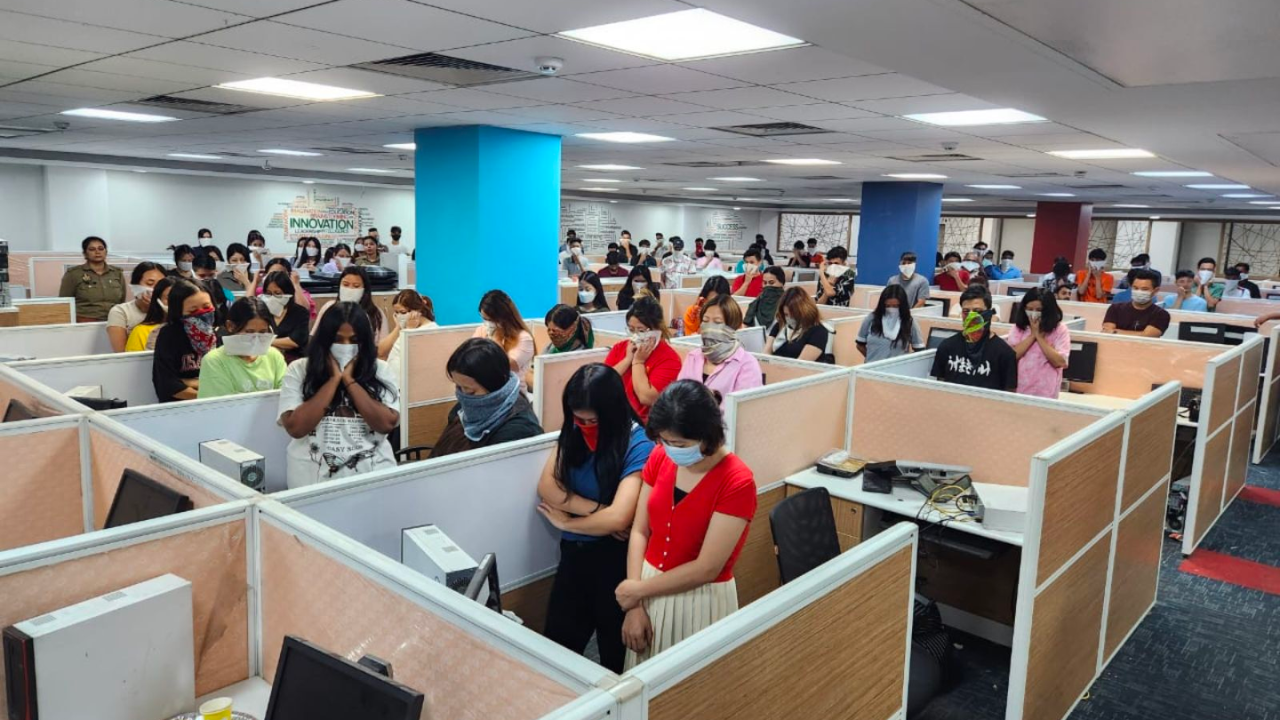 India cracks down fake call centers