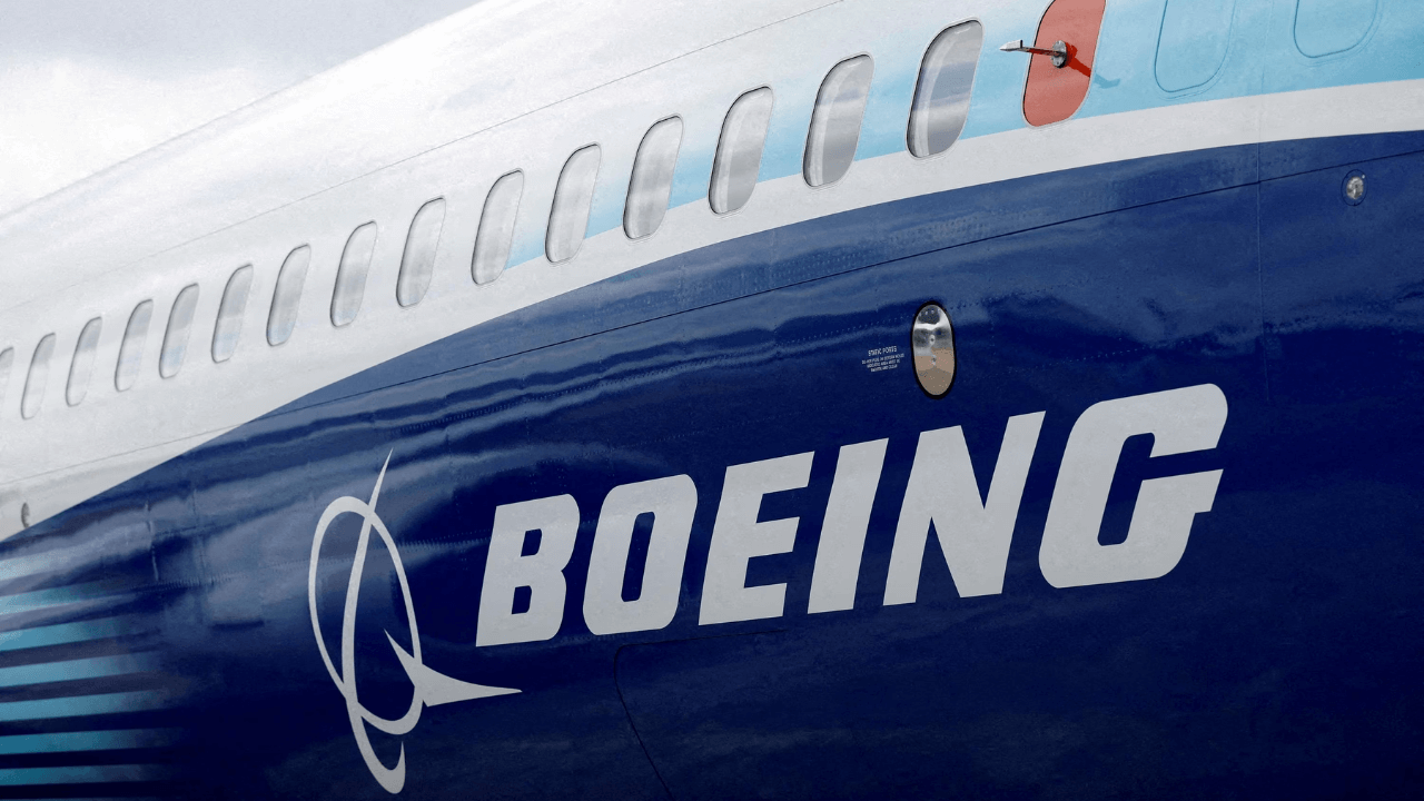 Boeing ends outsourcing era