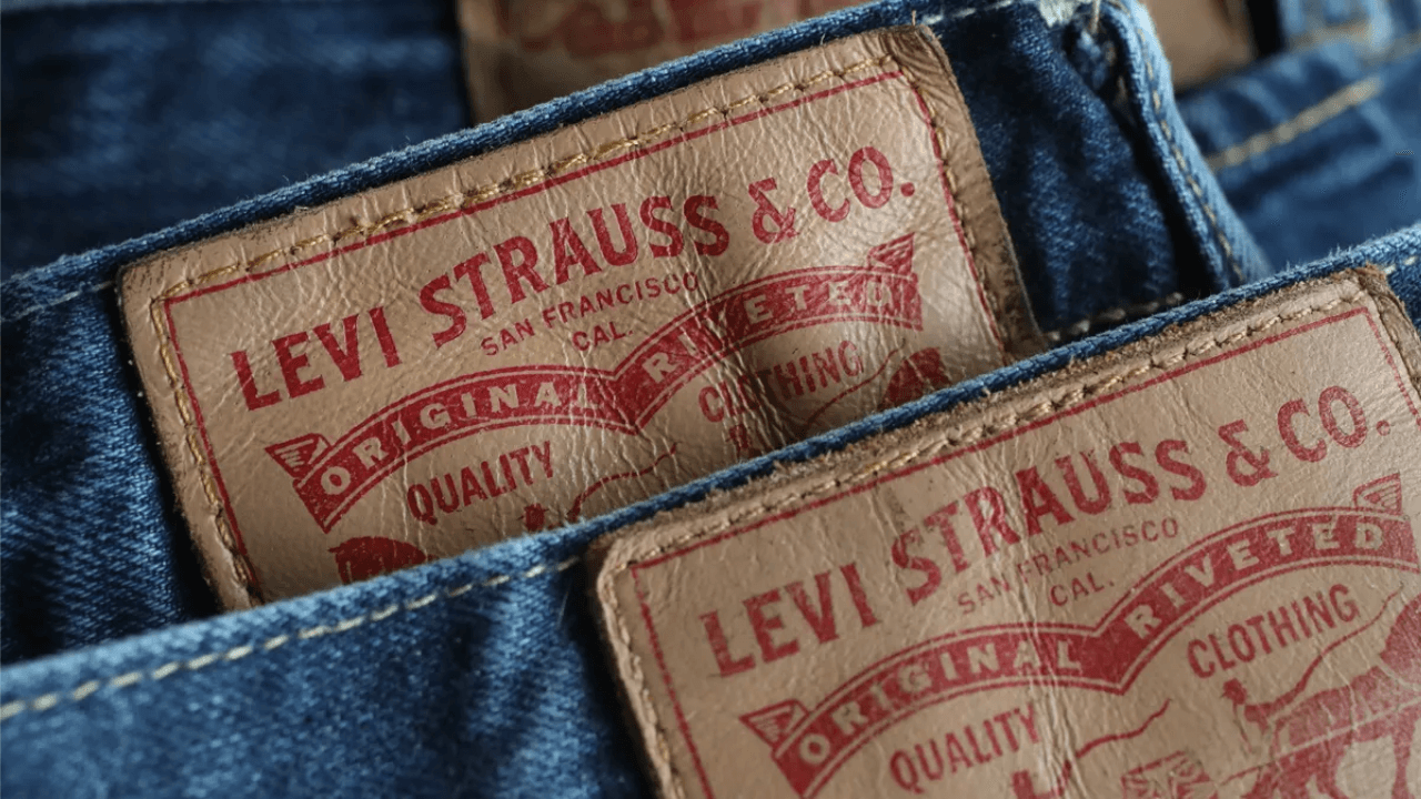 Levi Strauss outsources logistics