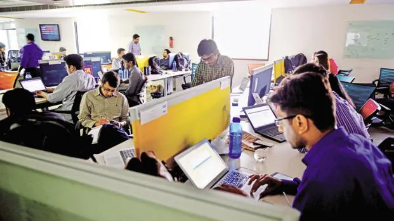 indian-it-giants-fresh-grads-fy25