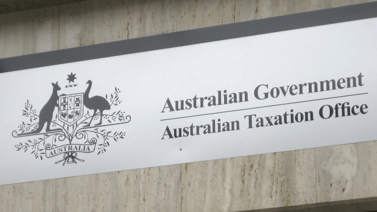 australian-taxation-office-reduces-it-outsourcing
