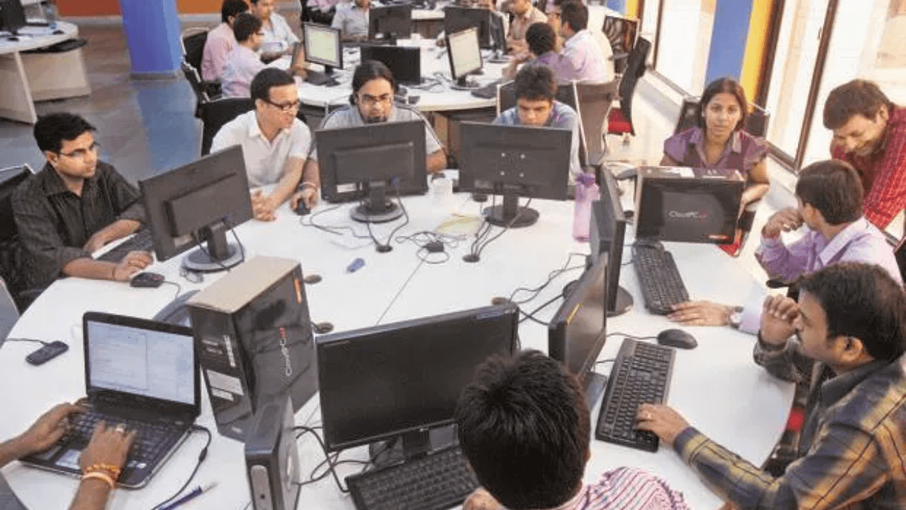 indian-it-giants-postpone-wage-hikes