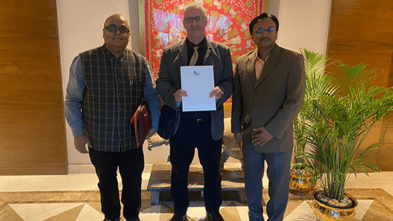 university-partners-with-healthcare-group