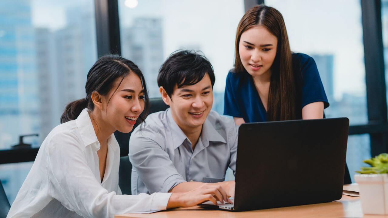investment outsourcing surges