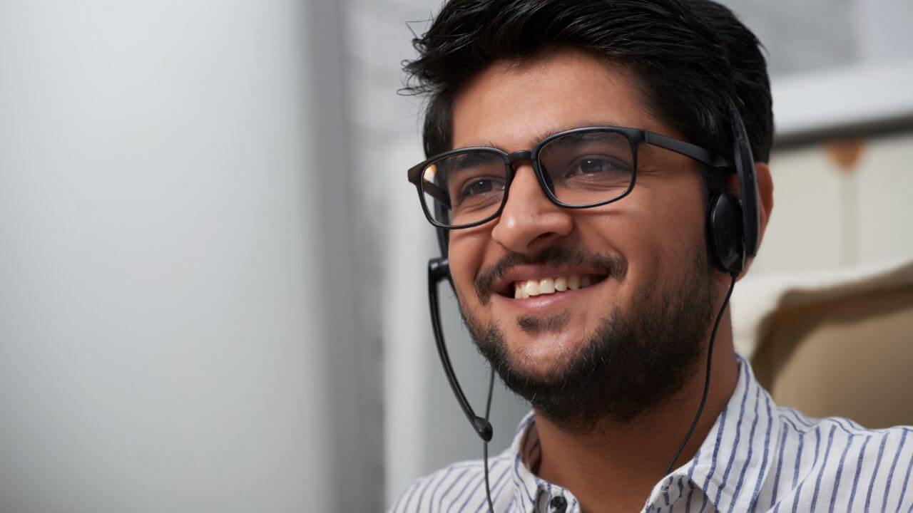 AI accent technology reshapes call centers, sparks ethical concerns