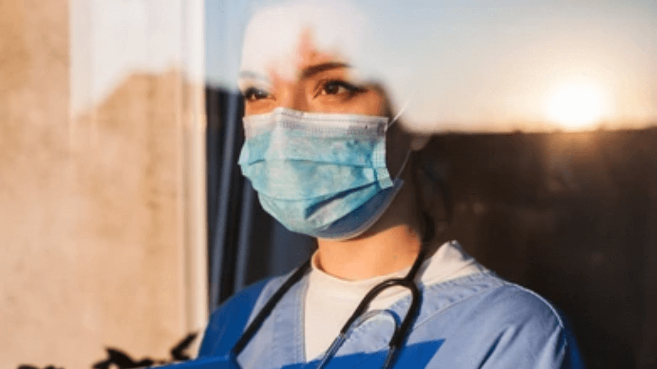 U.S. healthcare technicians face burnout amid staffing crisis: report