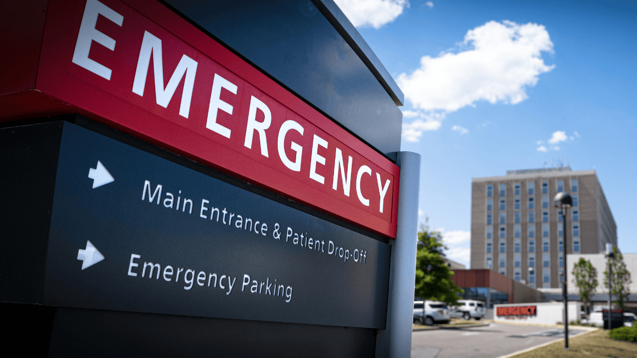 U.S. emergency rooms overflow as patients face long delays
