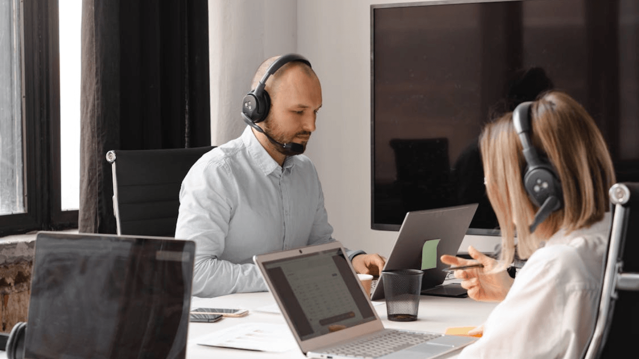 AI cuts BPO handling time by 25% without cutting jobs: industry leader