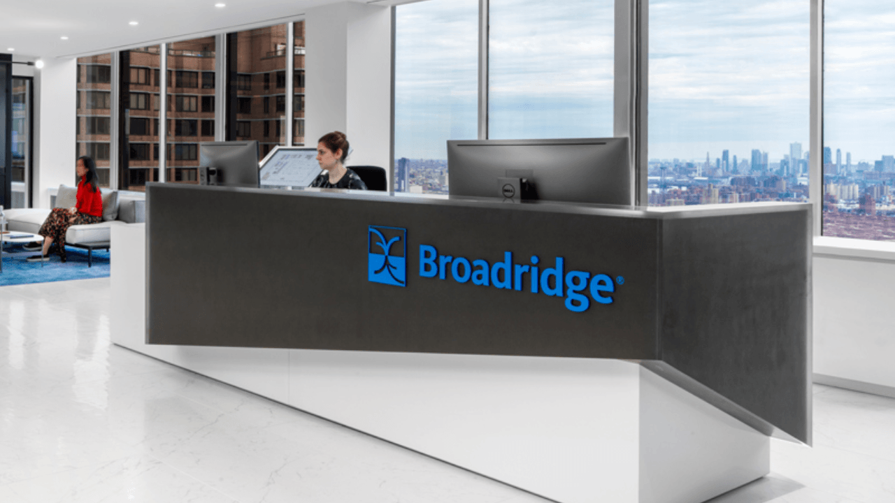 Broadridge prices $500Mn senior notes to refinance 2026 debt